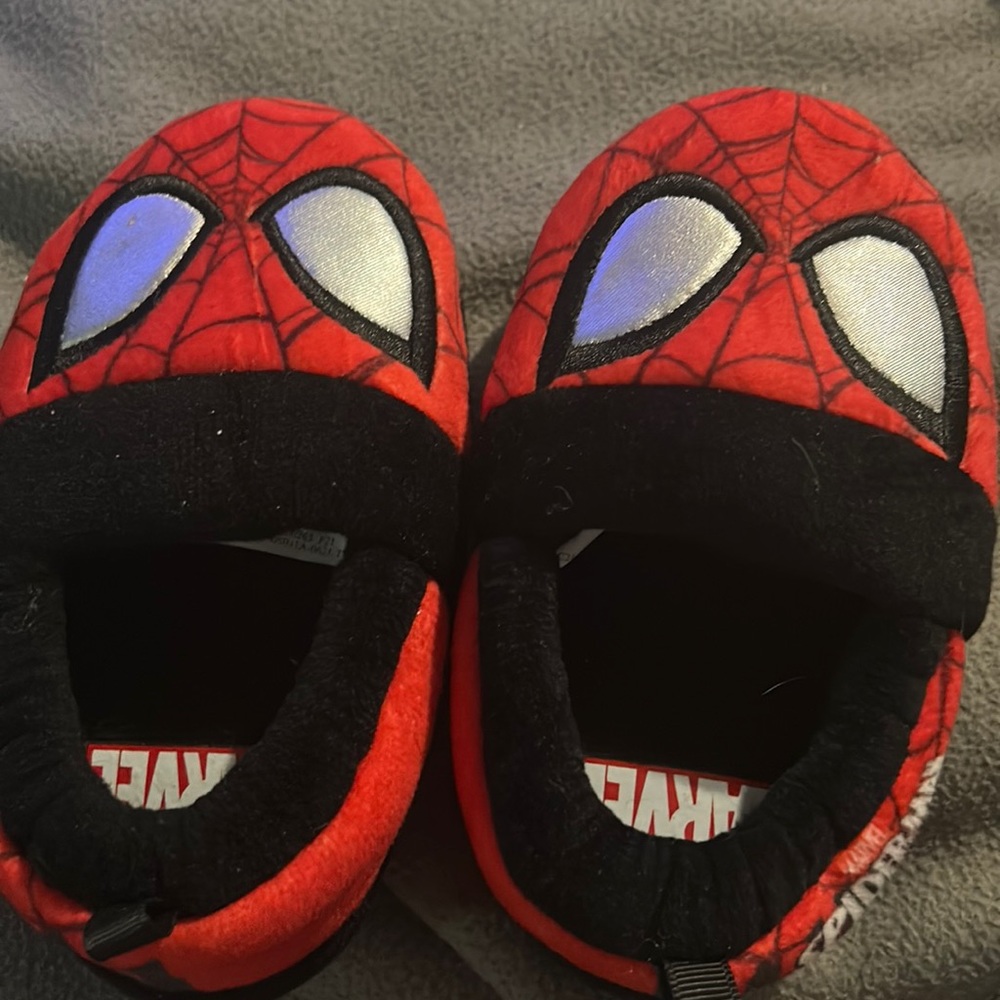 Spider-Man house shoes  toddler size:5/6 new never worn